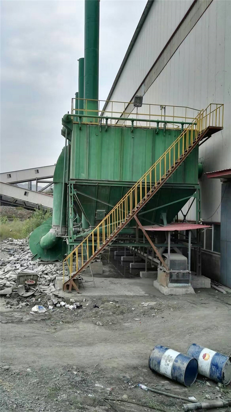 灰?guī)燔?chē)間布袋除塵器 灰?guī)燔?chē)間布袋除塵器